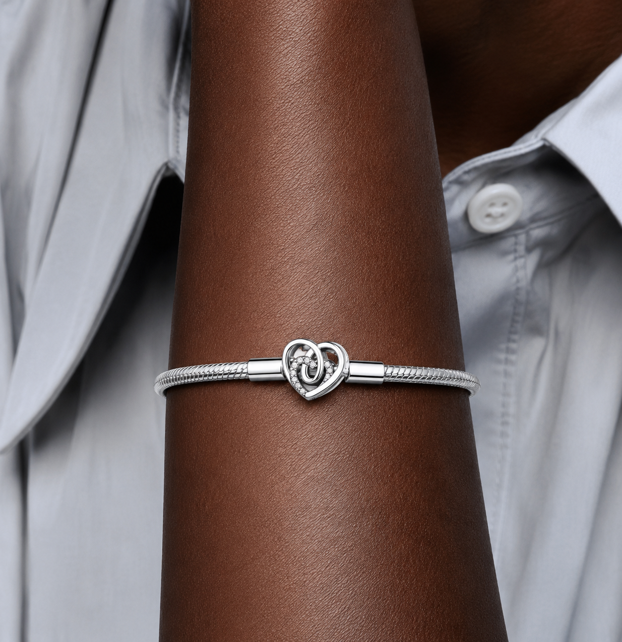 Pulsera de Plata de ley 925 cadena de serpiente y cierre calado de corazón con circonitas